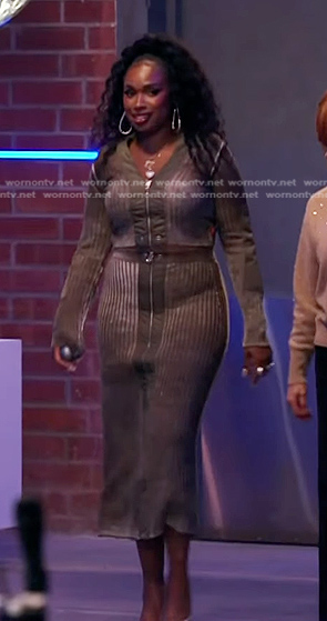 Jennifer Hudson's green zip front cropped knit top and skirt on The Voice
