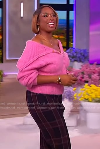 Jennifer's pink knit cardigan and pants on The Jennifer Hudson Show
