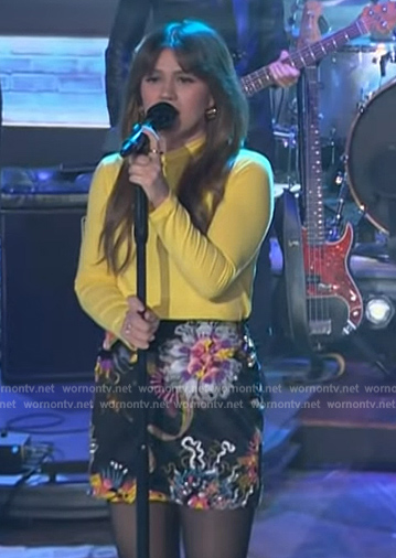 Kelly's black floral print mini skirt on The Kelly Clarkson Show