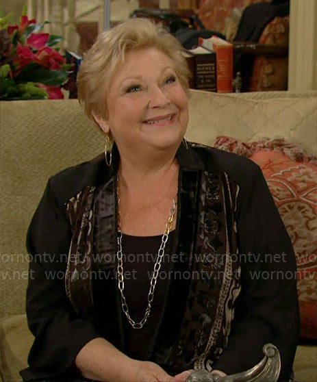 Traci's velvet kimono jacket on The Young and the Restless