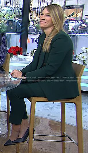 Dr. Shelby Harris's green suit on Today