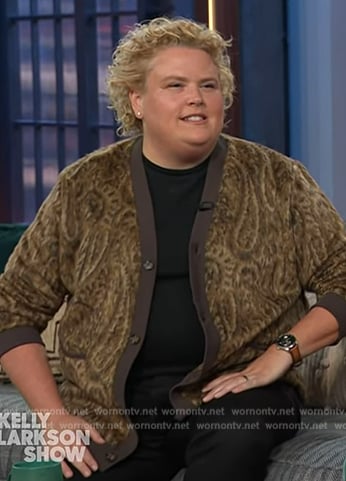 Fortune Feimster's brown paisley cardigan on The Kelly Clarkson Show