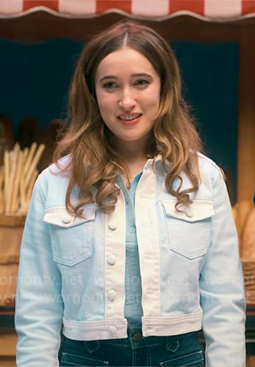 Kacey's light blue colorblock jacket on The Sex Lives of College Girls