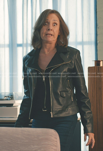 Regina's black leather moto jacket on Elsbeth