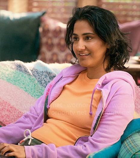 Bela's lilac striped hoodie and camo sweatpants on The Sex Lives of College Girls