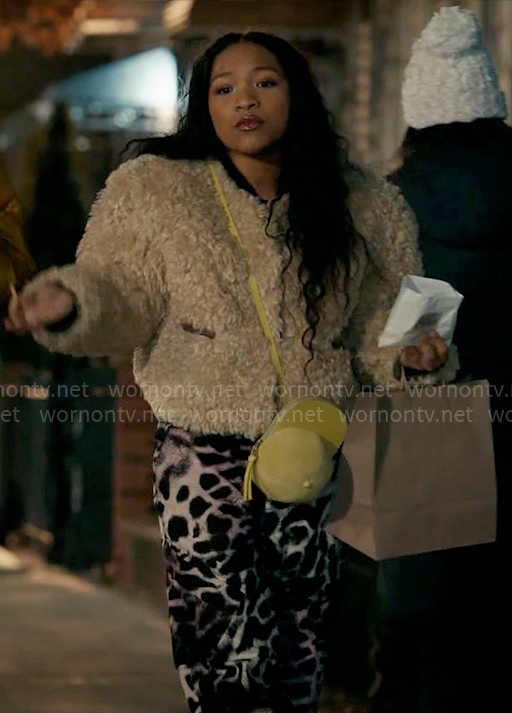 Delilah's fluffy jacket and leopard print pants on The Equalizer