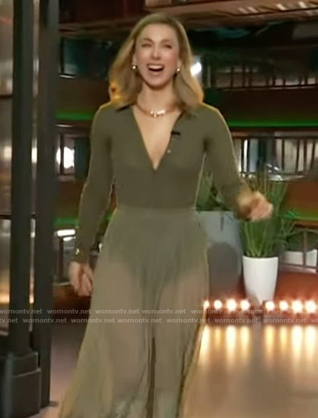 Iliza's green cardigan and sheer maxi skirt on The Kelly Clarkson Show