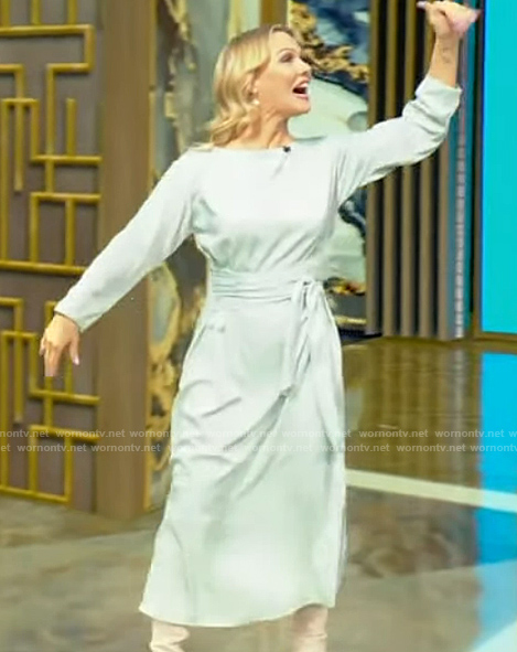 Jennie Garth's mint belted dress on Tamron Hall Show