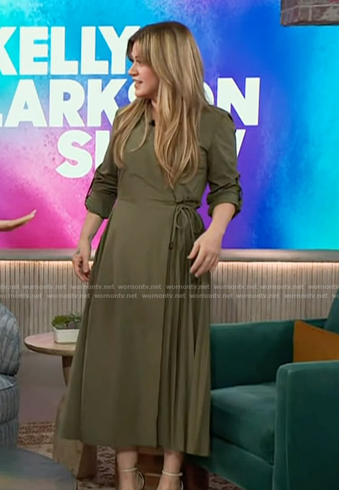 Kelly's green belted wrap dress on The Kelly Clarkson Show