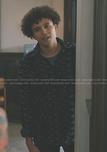 Roy's blue geometric shirt on Elsbeth