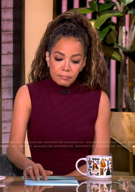 Sunny's burgundy sleeveless ribbed dress on The View