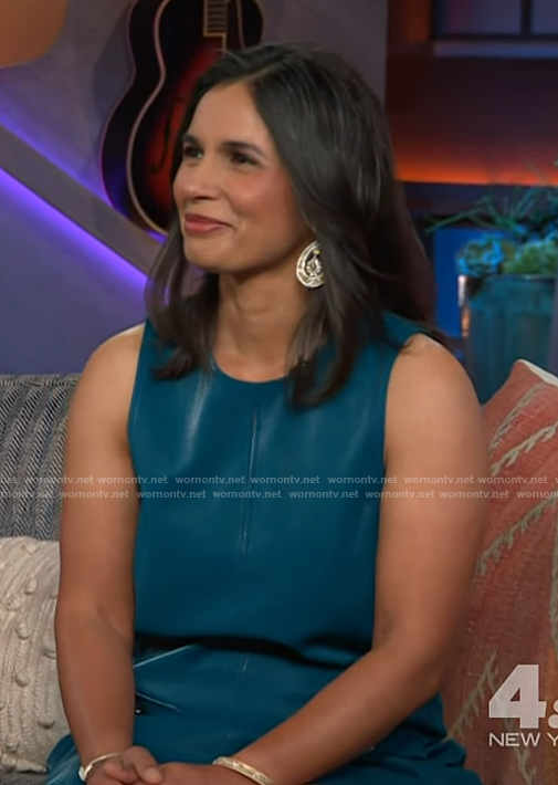 Tara Chklovski's blue leather mini dress on The Kelly Clarkson Show