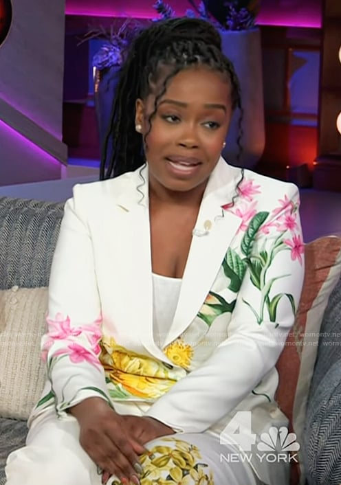 White floral print blazer and pants on The Kelly Clarkson Show