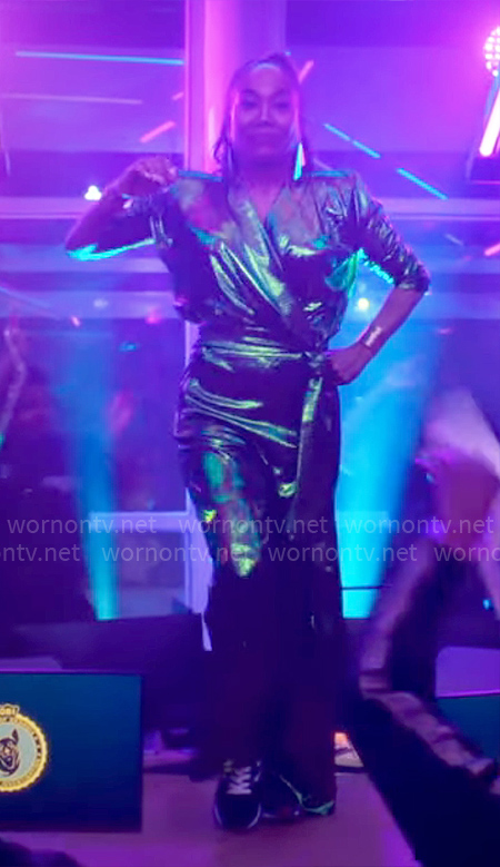 Amanda's metallic green jumpsuit on Will Trent
