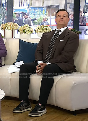 Carson Daly's brown colorblock sneakers on Today