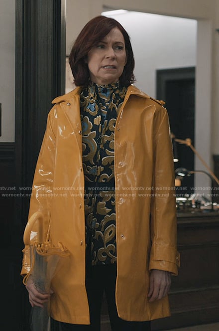 Elsbeth's yellow coat on Elsbeth