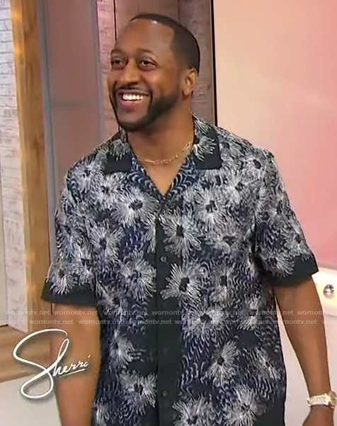 Jaleel White's navy printed shirt on Sherri
