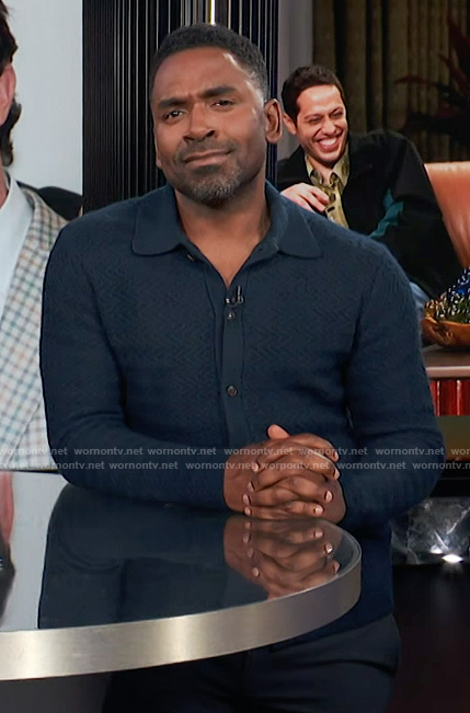 Justin's blue chevron knit cardigan on E! News