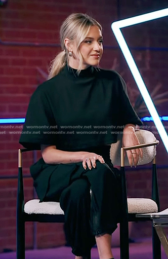 Kelsea Ballerini's black cropped mock neck tee on The Voice