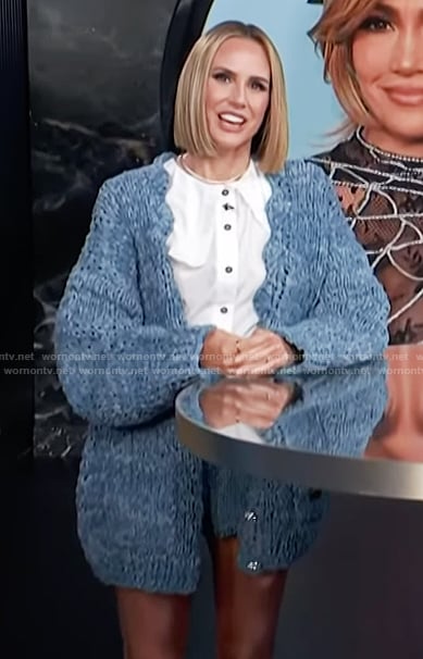 Keltie's blue denim knit cardigan on E! News