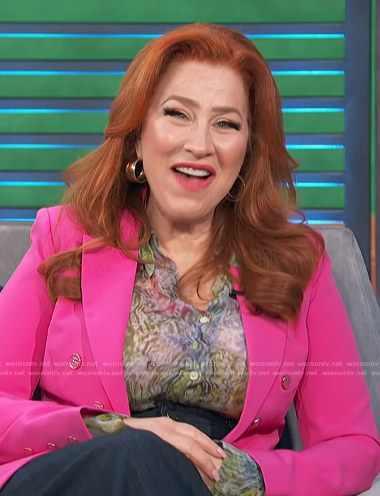 Lisa Ann Walter's floral print blouse on Access Hollywood