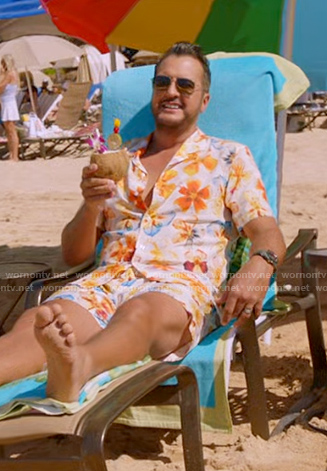 Luke Bryan's floral shirt and shorts on American Idol