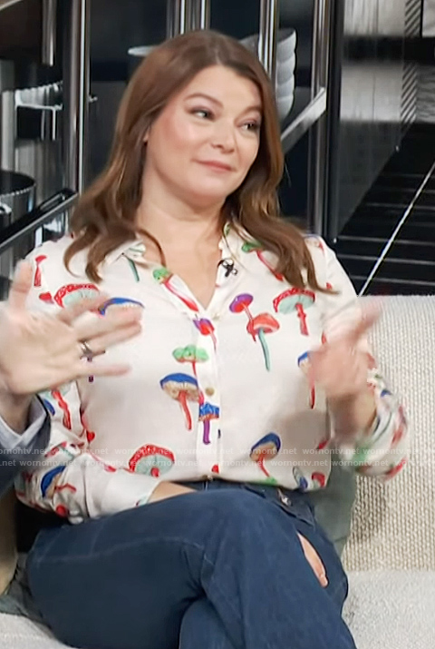 Gail Simmons' mushroom print shirt on Access Hollywood