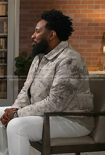 Pastor Mike Jr.'s white print jacket and sneakers on Today