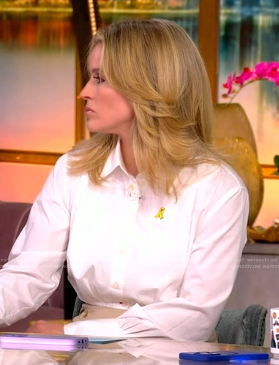 Sara's white shirt and pants on The View