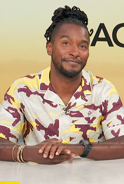 Scott's camo print shirt on Access Hollywood