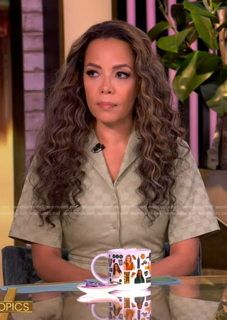 Sunny's green GG logo midi dress on The View