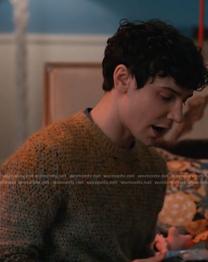 Teddy's distressed knit sweater on Elsbeth
