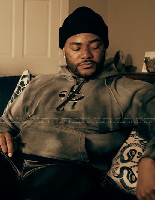 Knuck's gray hoodie on The Chi