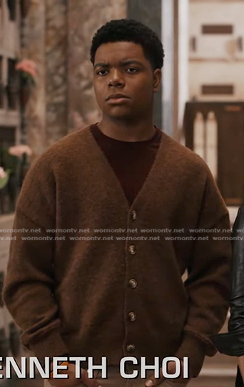 Harry's brown cardigan on 9-1-1