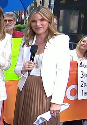 Jenna's white blazer on Today