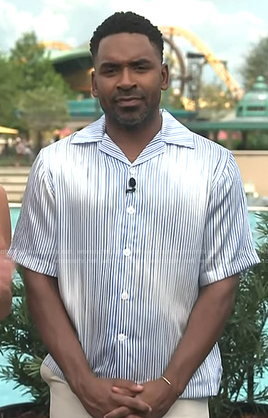 Justin's blue stripe shirt on E! News