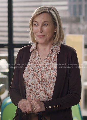 Maureen's floral blouse and brown cardigan on Greys Anatomy