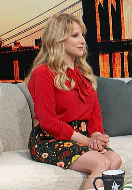 Melissa Rauch's floral print mini skirt on Access Hollywood