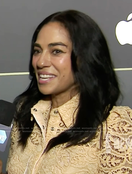 Sharon Carpenter's lace dress on E! News