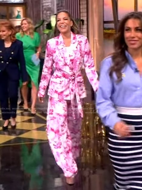 Sunny's pink floral print blazer and pants on The View