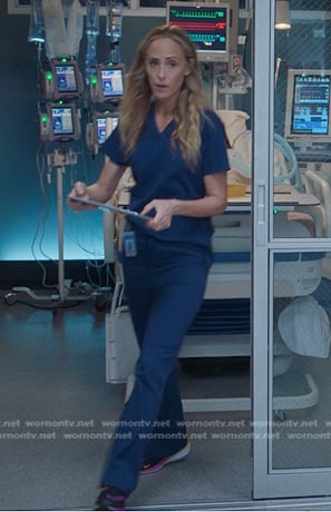 Teddy's black sneakers on Greys Anatomy