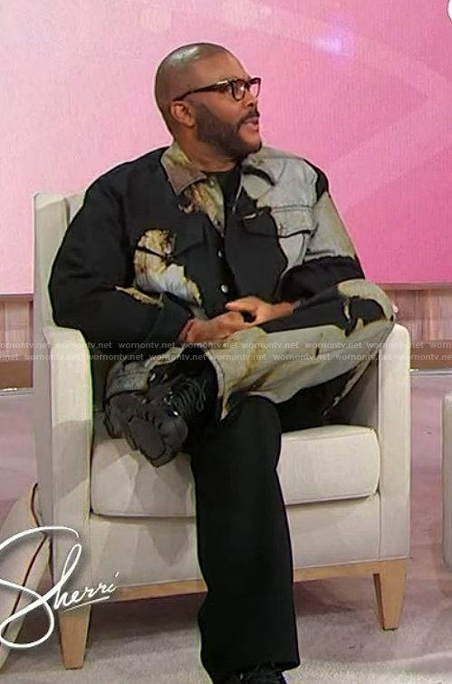 Tyler Perry's black tie dye shirt and pants on Sherri