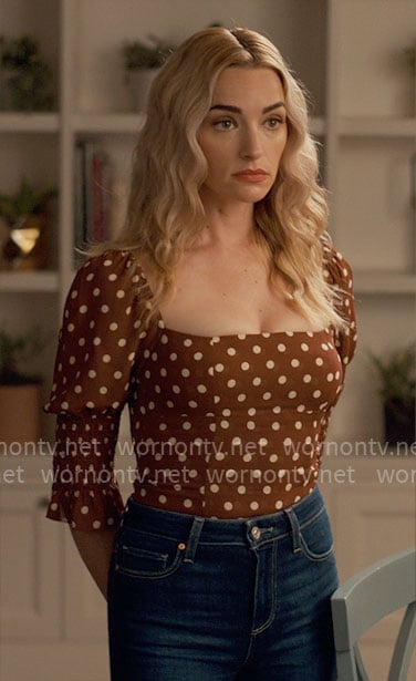Georgia's brown polka-dot top on Ginny & Georgia