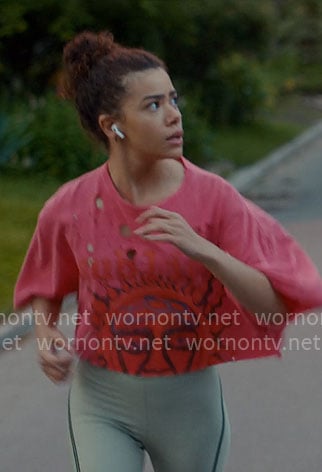 Ginny's cropped sun graphic tee on Ginny & Georgia