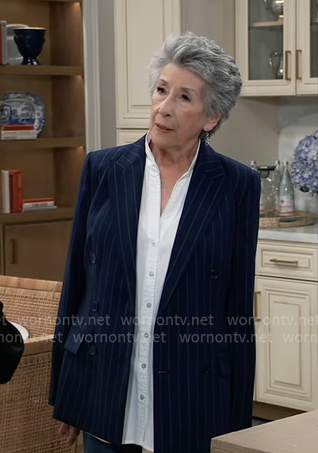 Gloria Cerullo's pinstripe blazer on General Hospital