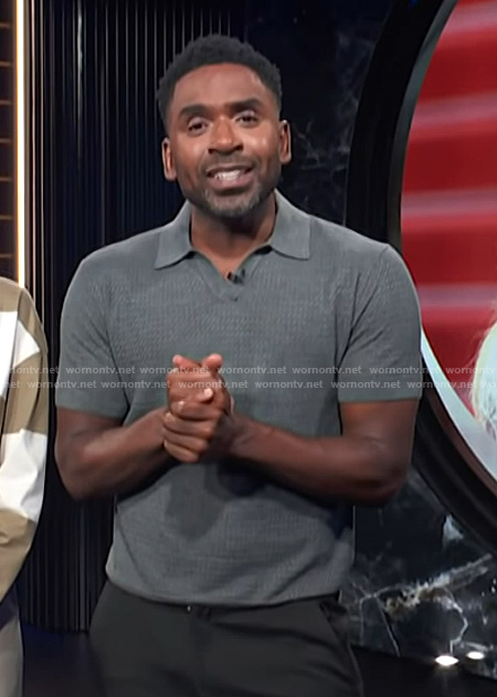 Justin's gray polo on E! News