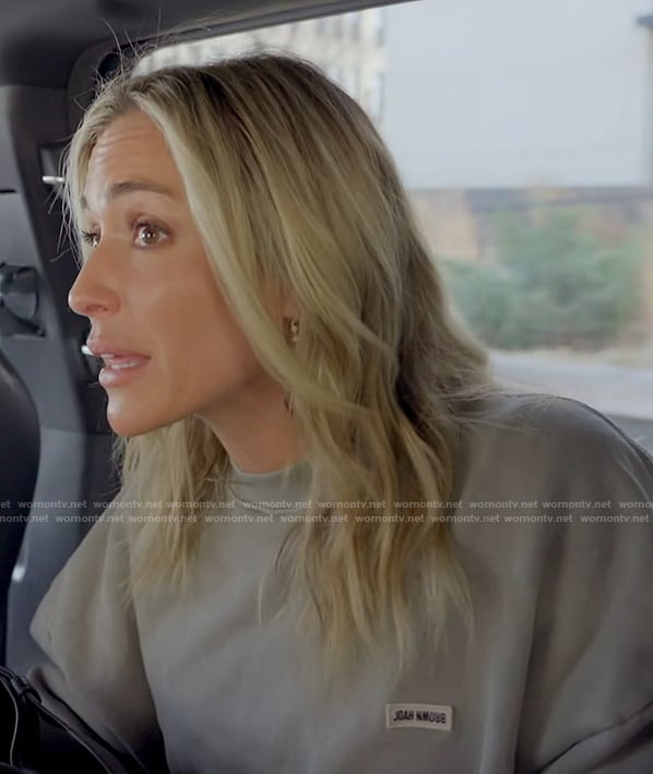 Kristin's gray sweatshirt on Honestly Cavallari The Headline Tour