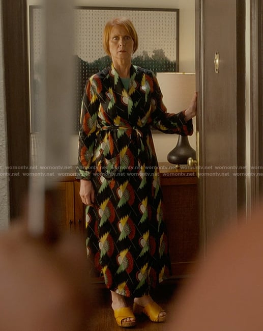 Miranda's black printed robe on And Just Like That
