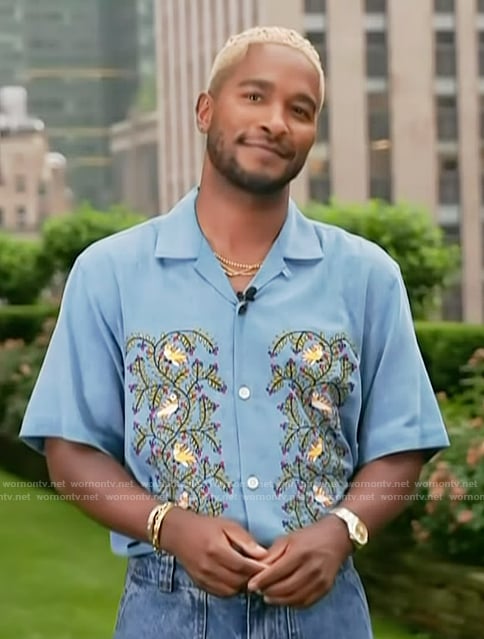 Scott's blue floral print shirt on Access Hollywood
