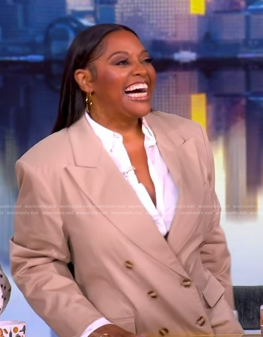 Sherri Shepherd's khaki double breasted blazer on The View